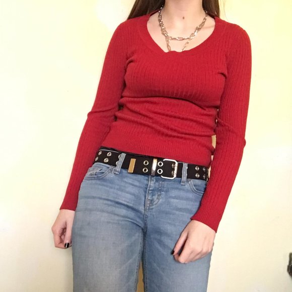 Red Sweater - Picture 4 of 4